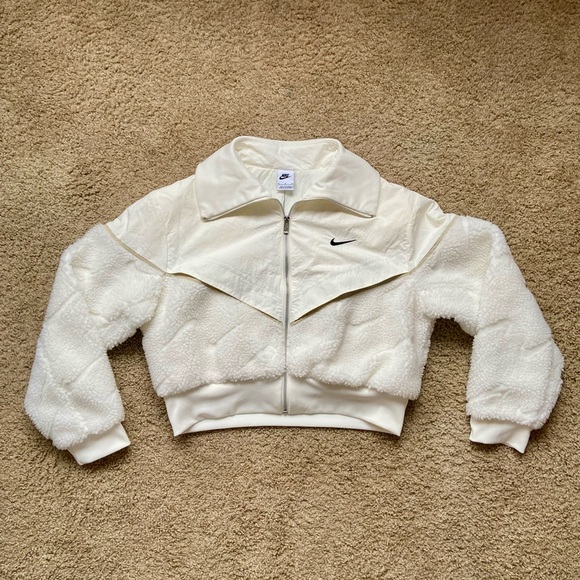 NWT Women’s Medium Nike Crop Mixed Media Jacket - Picture 2 of 11